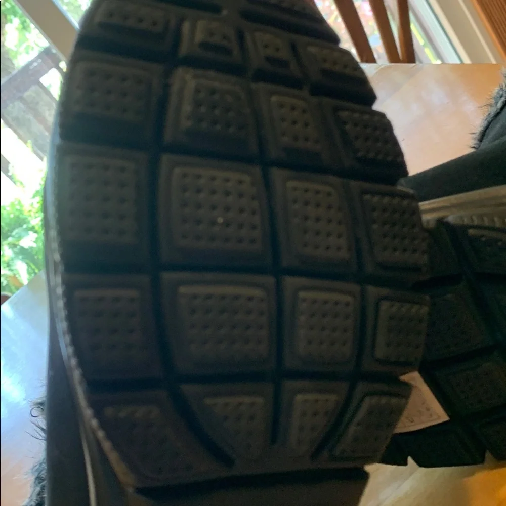 SALE—Sketchers NWOT booties